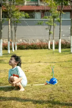 BALLENA LOCA - Juego con rociador de agua