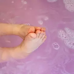 BOMBAS EFERVESCENTES ¡Para aromatizar y colorear el agua del baño! - LeBebot.com