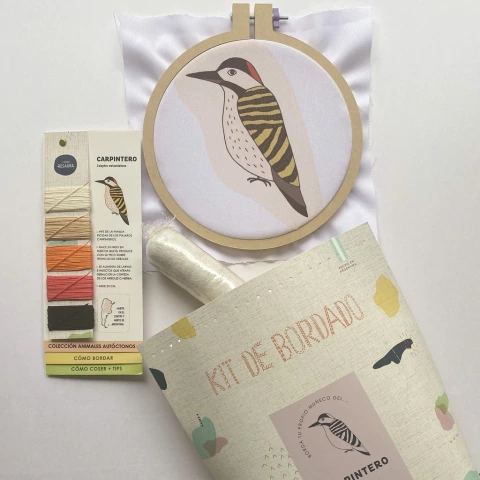 KIT DE BORDADO ANIMALES AUTOCTONOS "PÁJARO CARPINTERO" - comprar online