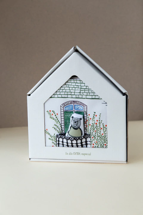 LIBRO ILUSTRADO "CASITA, UN DIA MUY ESPECIAL" - comprar online