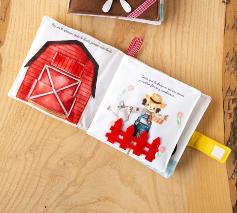 LIBRO DE TELA SOFT "LA GRANJA" - comprar online