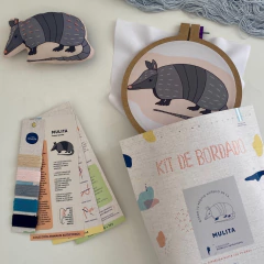 KIT DE BORDADO ANIMALES AUTOCTONOS "MULITA" - comprar online