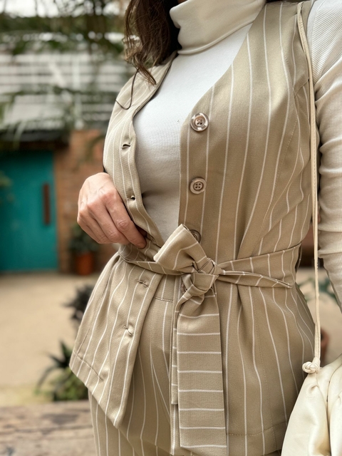 Colete Listrado Alfaiataria Casual Simone Froza - comprar online