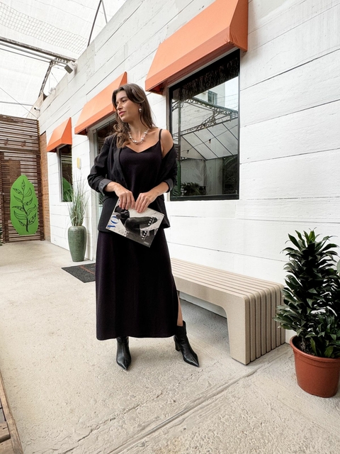 Vestido ANA estilo slip dress com alças finas reguláveis comprimento alongado e fendas laterais - comprar online