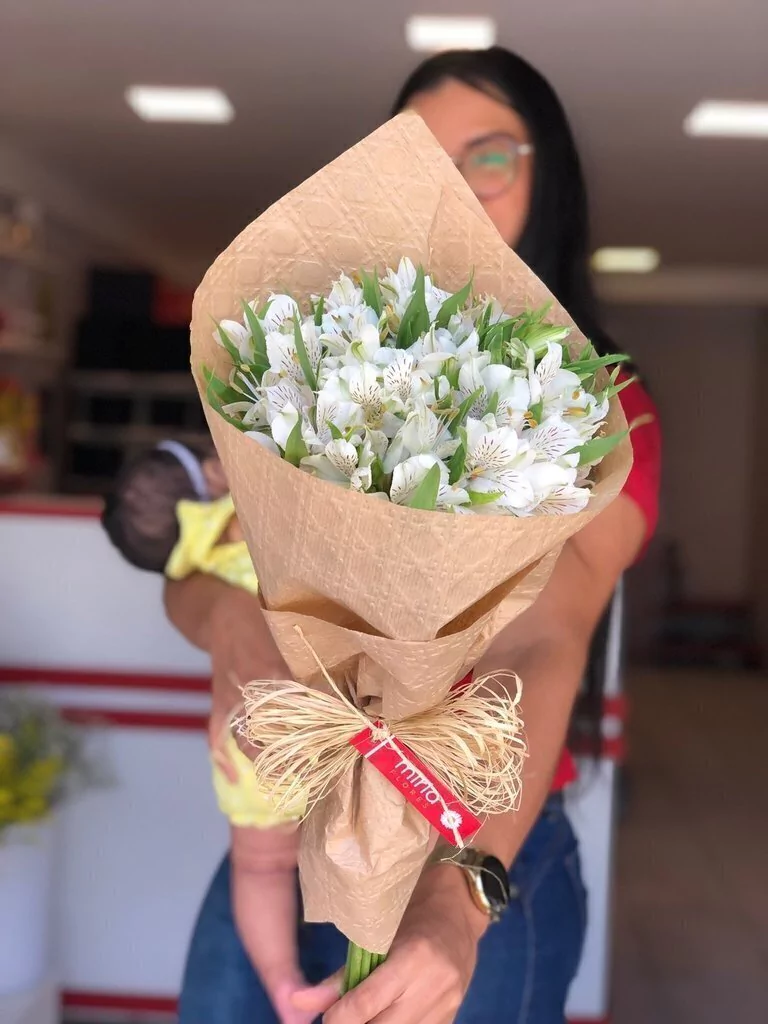 Buquê Delicadeza de Alstroemérias
