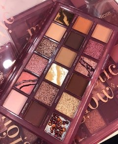 PALETA DE SOMBRAS MYSTIC GLOW- RUBY ROSE