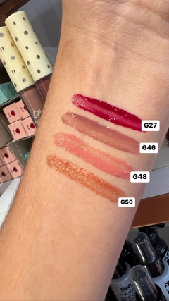 Lip Matte e Lip gloss Latika na internet