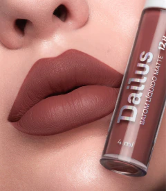 BATOM LÍQUIDO MATTE 12H – CHOCO DAILUS - Makes in Recife