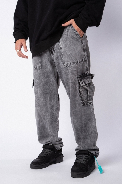 JEAN MOM CARGO VOLT SMOKED
