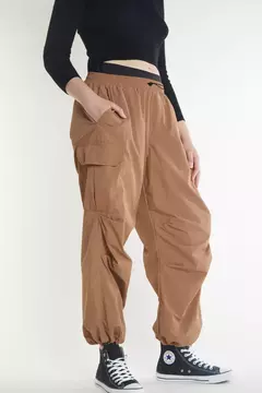 Pantalón Vulk Jess Parachutes Brown - comprar online