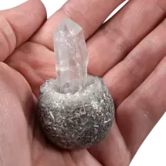 Esfera Chica Con Turmalina Emergente na internet