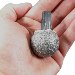 Esfera Chica Con Turmalina Emergente - comprar online