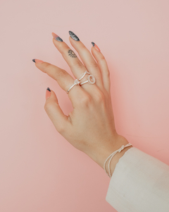 ANILLO PLATA MEDIO SIN FIN en internet