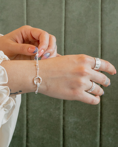 PULSERA PLATA ARANDELAS ENTRELAZADAS