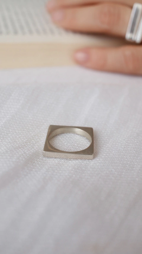 ANILLO CUADRADO MACIZO