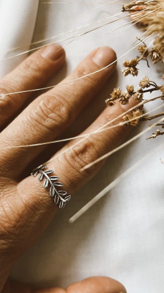 ANILLO PANDORA LAURELES - tienda online