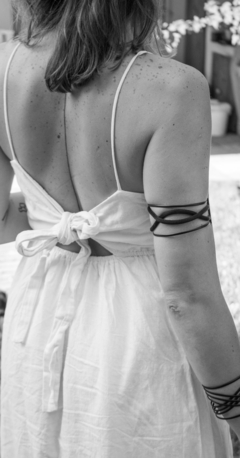 BRAZALETE NEGRO CRUZADO - comprar online