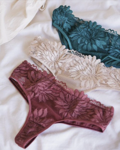 LESS DE PUNTILLA ELEGANTE (704 DEVILLE)