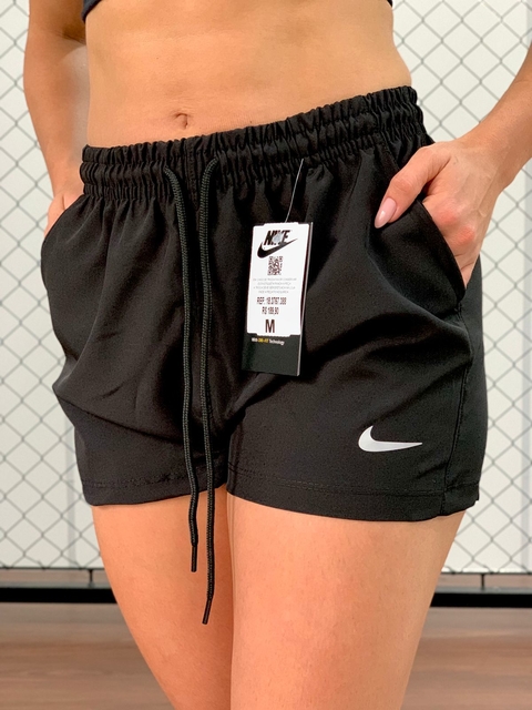 Bermuda Nike Feminina Preta