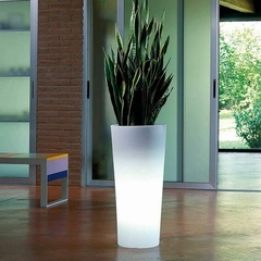 Maceta Luminosa Conica 58cm Plástica Sevilla en internet