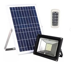 Reflector Proyector Solar 20w Equivale 200w Con Panel Solar Y Fotocelula - comprar online