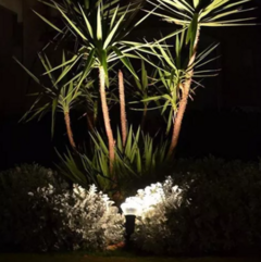 Jabalina Farola De Piso Con Estaca Pvc Exterior Jardin Par38 - Minimal Iluminacion