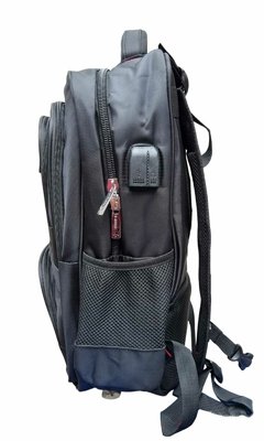 MOCHILA CON CANDADO Y USB en internet