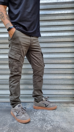PANTALON CARGO SEMI RECTO VESTIRMAS [del 52 AL 56] - comprar online