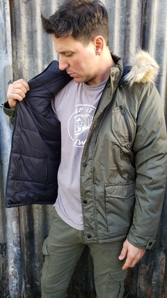 CAMPERA REVERSIBLE CON PELO Y CAPUCHA DESMONTABLE