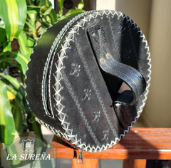 Porta platos y cubiertos de cuero con manija