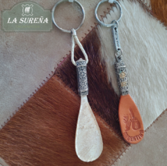 Llavero fusta de cuero y metal - comprar online