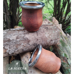 Imagen de Mate madera algarrobo con virola chata acero inoxidable