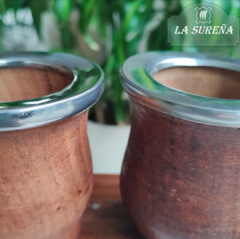 Mate madera algarrobo con virola chata acero inoxidable - LA SUREÑA