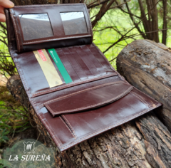 Billetera fichero cuero carpincho solapa triple con broche imán - LA SUREÑA