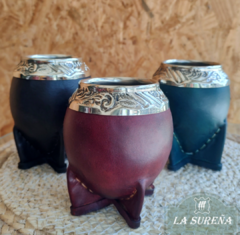 Mate torpedo cincelado en virola de alpaca y cuero