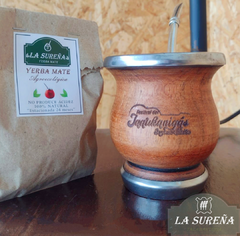Mate de madera y acero inoxidable grabado con bombilla y yerba