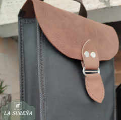 Porta vino de cuero doble con manija - comprar online