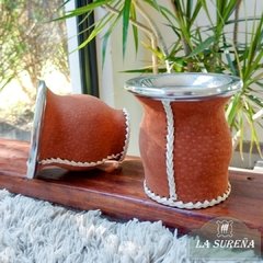 Mate calabaza forrado cuero carpincho cocido tiend