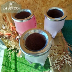Mate madera forrado cuero color pastel - comprar online