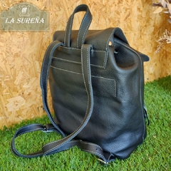 Mochila clasica de cuero con solapa en internet