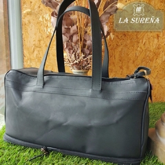 bolso de cuero negro liso