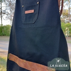 delantal gabardina gruesa con detalles - LA SUREÑA
