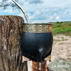 Mate imperial de calabaza con cuero, virola y patas de alpaca - comprar online