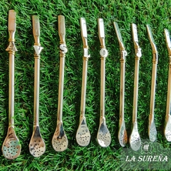 Imagen de bombilla de alpaca paleta con inicial y detalle Bronce