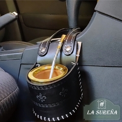 Porta mate cuero para el auto