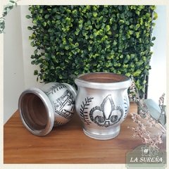 Mate madera algarrobo y forrado aluminio labrado