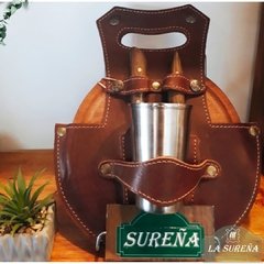 Juego asado estuche cuero y cubiertos de madera
