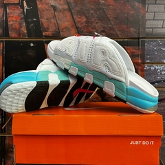 Chinelas Nike Air Uptempo - Futbolero