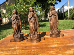 Réplica de Nossa Senhora Aparecida - madeira na internet