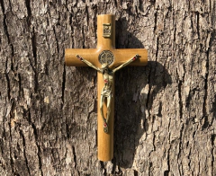 Crucifixo de mesa e parede